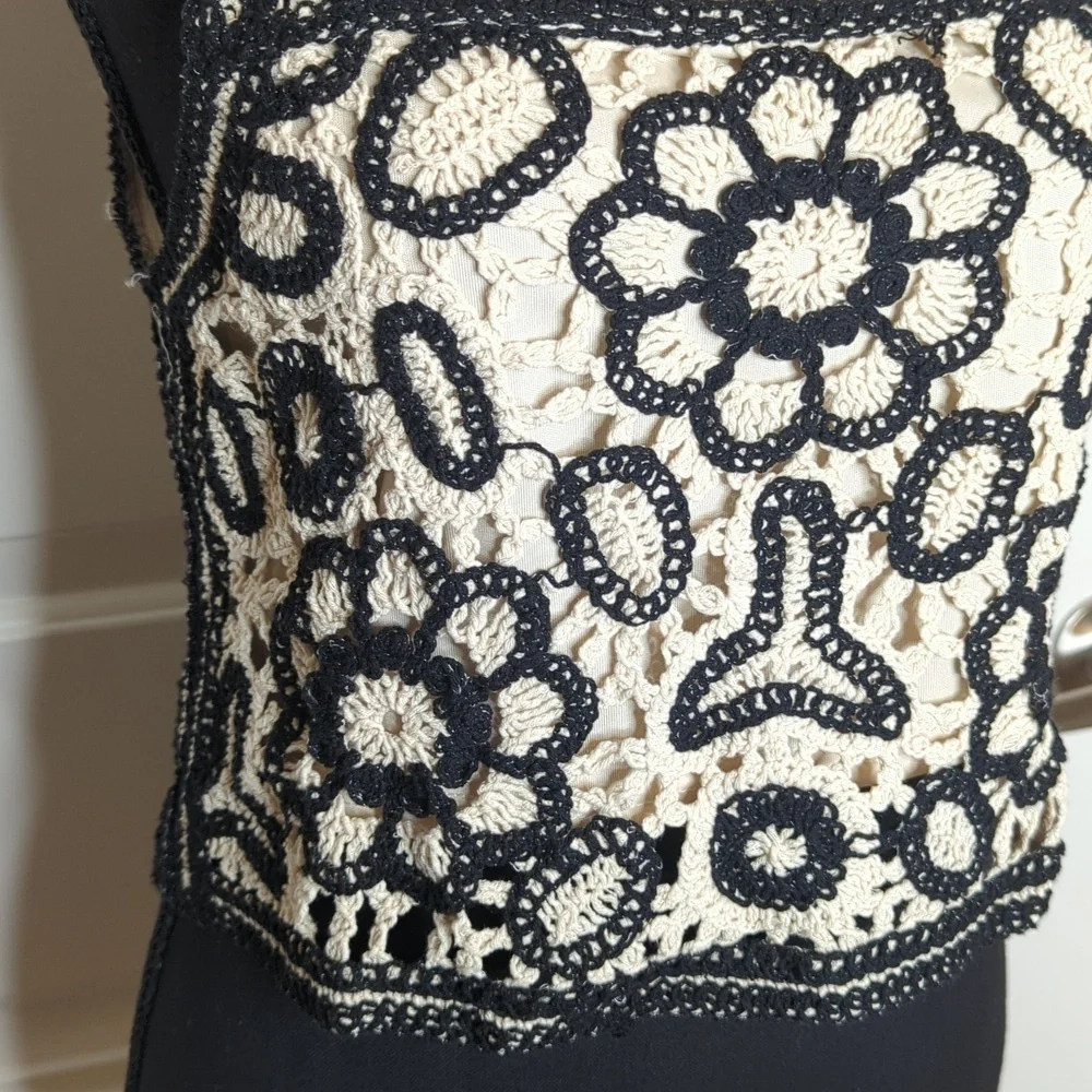 NEW Rebellion Crochet Tank Top Floral Fully Lined Crop Black and Cream Size XS - Picture 7 of 12